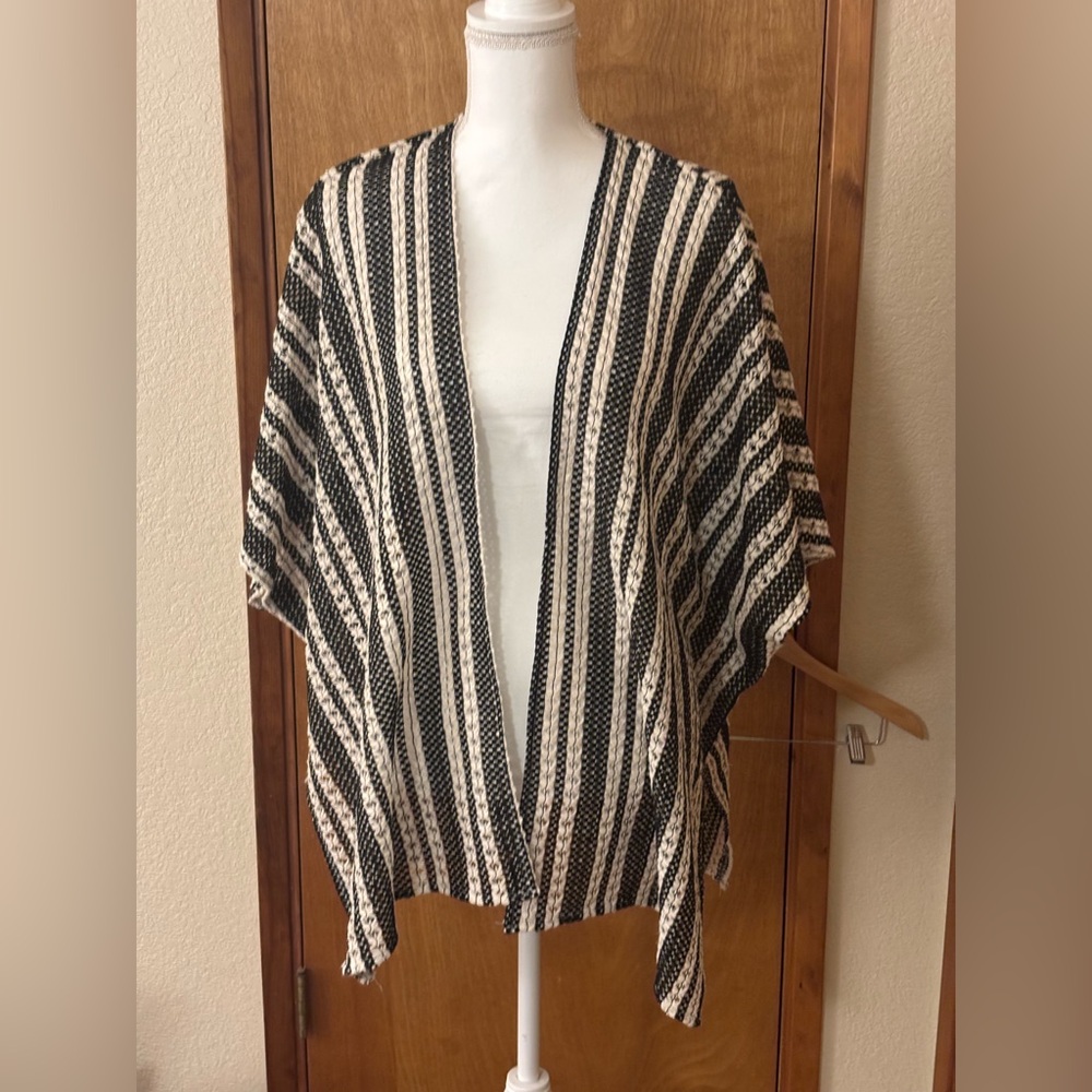 Maurices Striped Short Sleeve Kimono